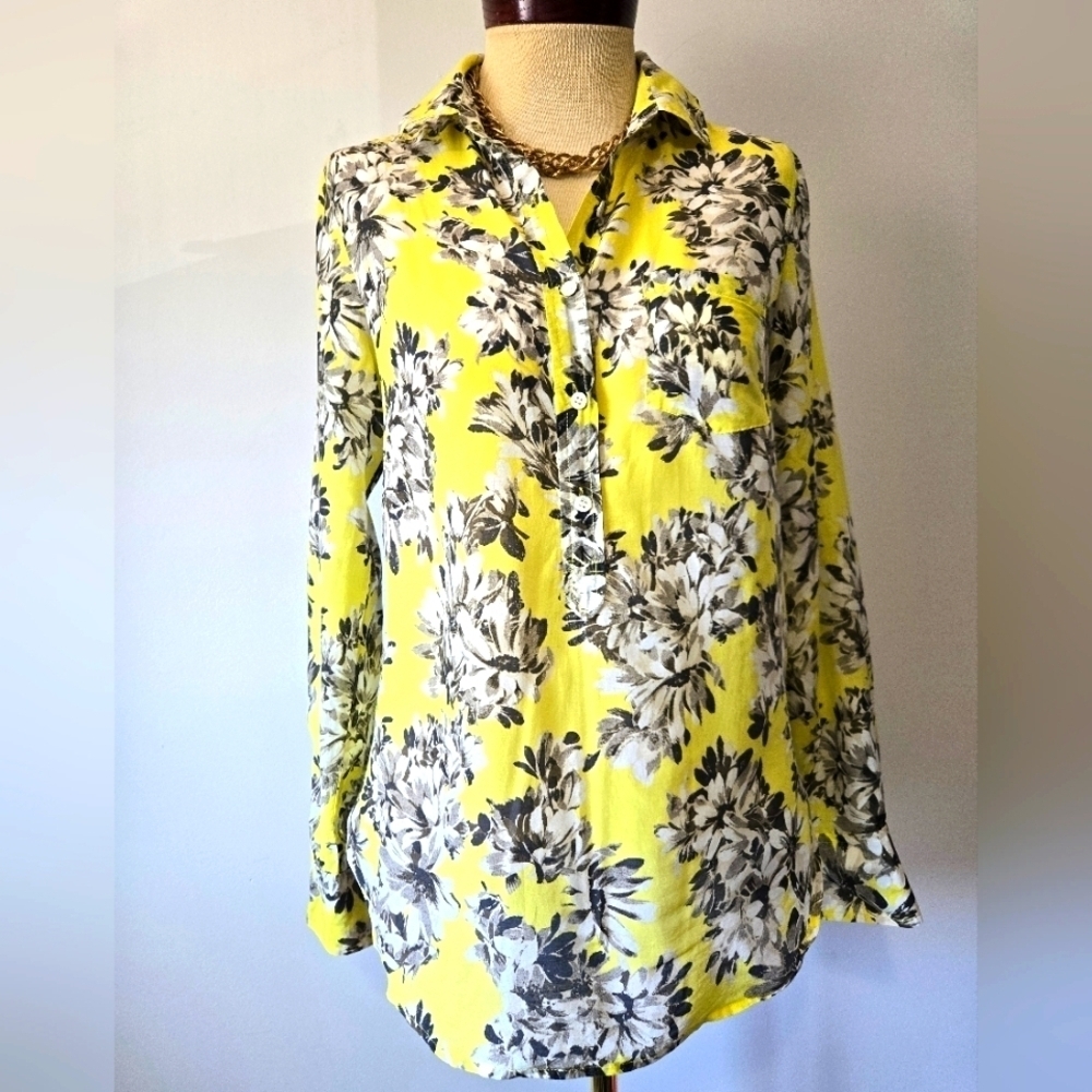 J.CREW Silk And Cotton Blend Yellow Blouse With A Floral Grey Pattern. Size 2
